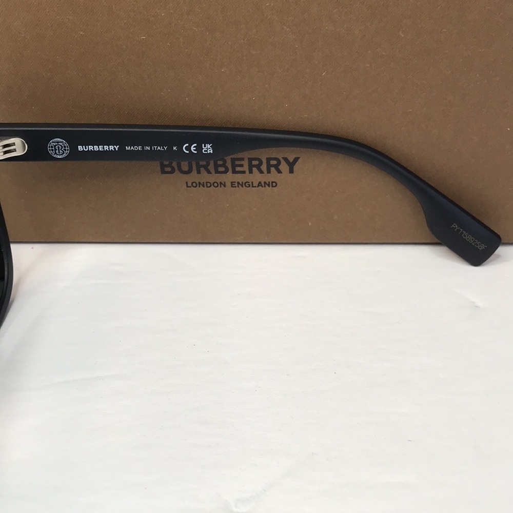 💯- Authentic New Sunglasses Burberry BE 4396 U 346487 Wren Matte Black Dark… - Picture 12 of 13